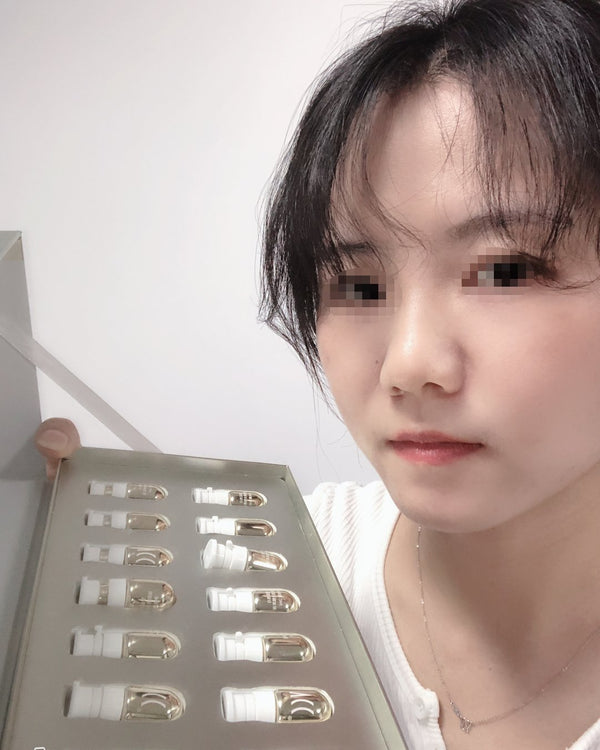 亮白祛斑精萃液 买家秀实拍：买家托出整盒小瓶实拍