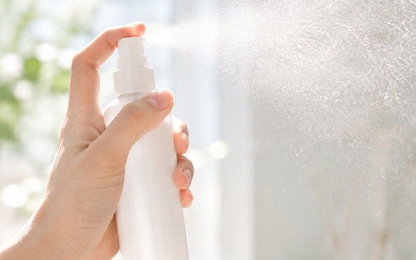 Misting a fine spray