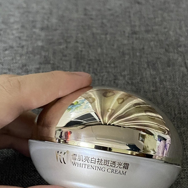 雪肌亮白祛斑透光霜 买家秀实拍：手持实拍